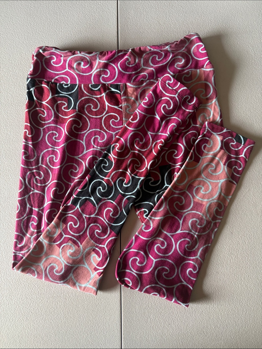 LuLaRoe Soft Leggings Magenta Purple Swirl Print Size: M